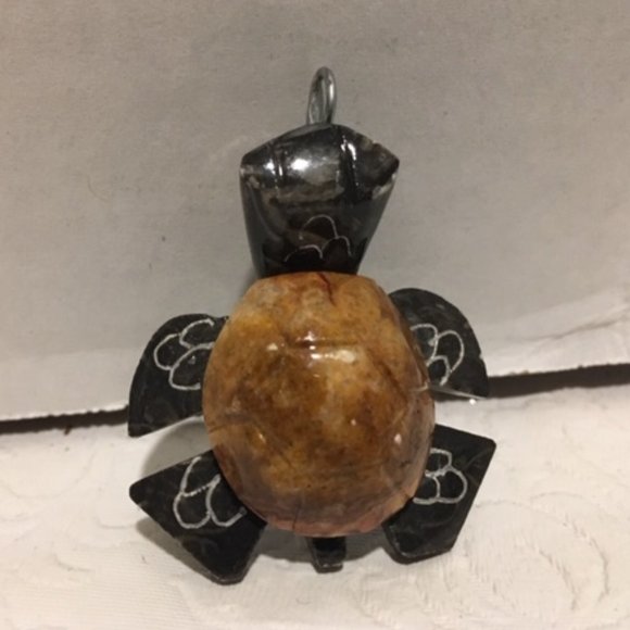 NEW Sea Turtle Polished Marble Stone Figurine Pendant Hand Crafted 1.75" - Picture 2 of 12